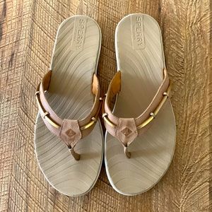 Sperry Seabrook wave linen/gold leather flat sandal.